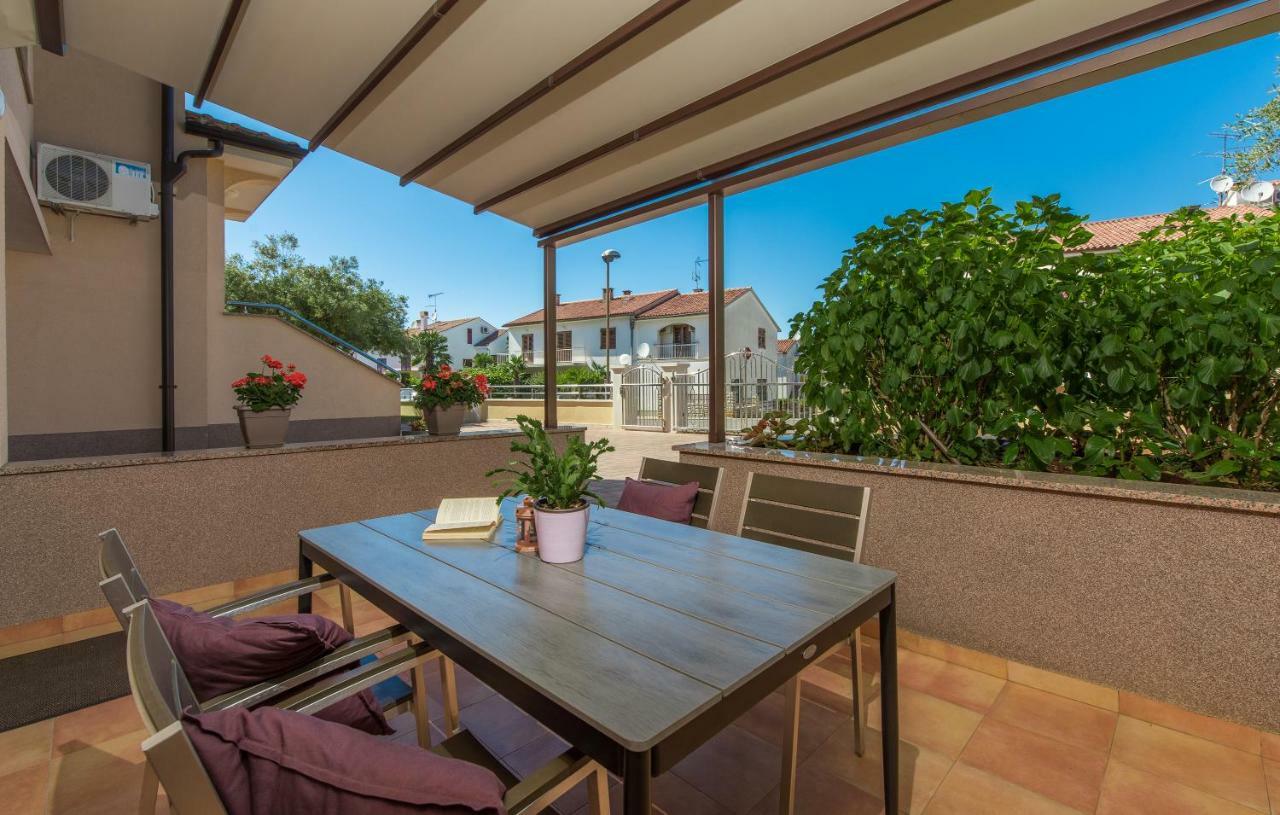 Apartments Villa Ana Poreč Exterior foto